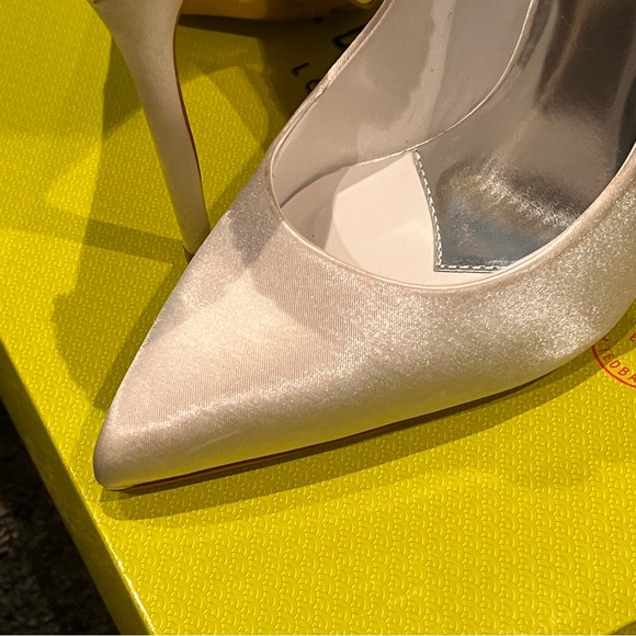 LIKE NEW TED BAKER LONDON MIEON STILETTOS IN LIGHT CREAM - WORN ONCE INDOORS! - Picture 13 of 16